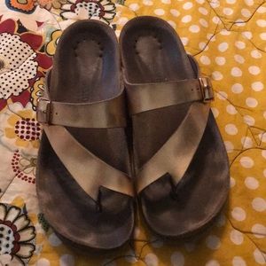 Gold Memphistos, Women’s Size 38